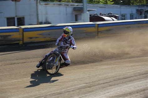 Speedway Riders on the Track Editorial Image - Image of event, speed: 101366265