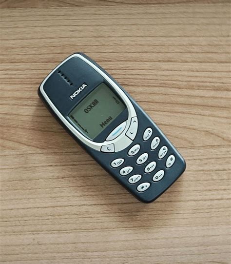 Nokia 3310 - retro klasika z roku 2000 (pro sběratele) | Aukro