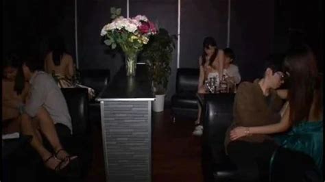 Sieh dir おっぱいパブ an Doggy パブ 巨乳 Porn SpankBang