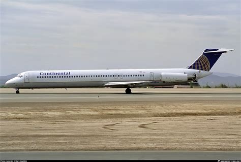 N Continental Airlines Mcdonnell Douglas Md Dc Photo By