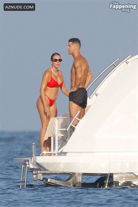 Georgina Rodriguez Sexy Seen With Cristiano Ronaldo Showing Off Her Spicy Bikini Body On A Yacht
