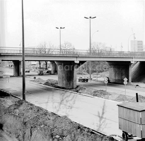 Ddr Fotoarchiv Berlin Baustelle Zum Neubau Der Br Cke Landsberger