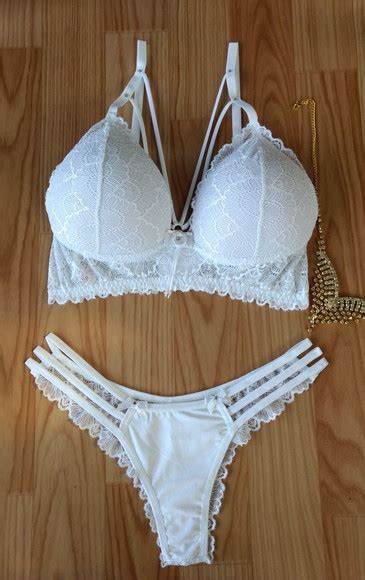 Conjunto de lingerie bojo cortinão strapp de renda Branco