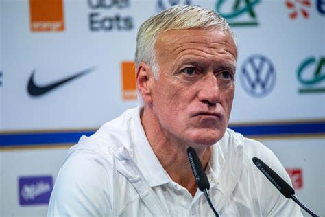 Photo Didier Deschamps entraîneur de léquipe de France de football