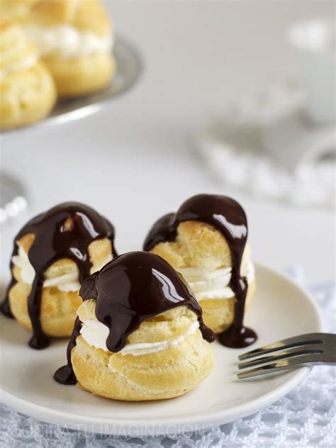 Profiteroles Con Salsa De Chocolate Pasta Choux