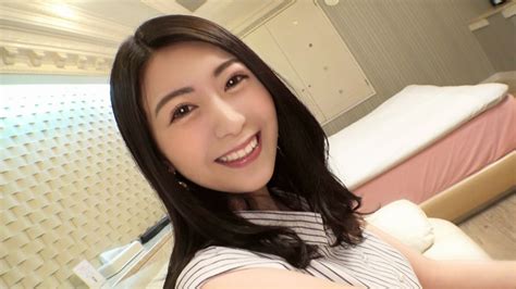 初撮り】【白く綺麗な美裸体】【増していく感度】お淑やかなスレンダー美女は激しいピストンがお好き。美尻を波打たせ、儚げな喘ぎ声が部屋に響く