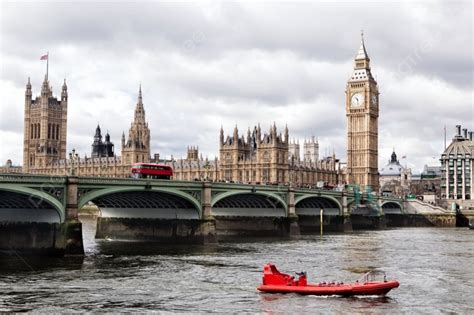 Fondo Casas Del Parlamento Británico Y El Río Támesis Con Bote De Motor