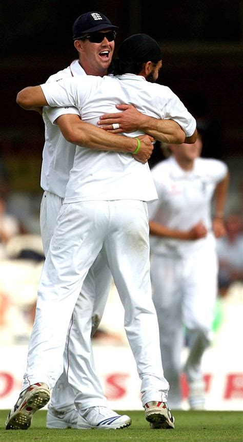 Kevin Pietersen Congratulates Monty Panesar On Wrapping Up South Africa