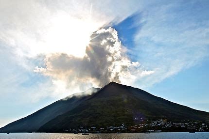 Le Stromboli Volcans Montagne Stromboli Isola Di Stromboli