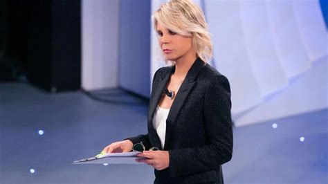 Maria De Filippi Lotta Contro Il Dolore Ecco Cosa Sta Per Fare Adesso