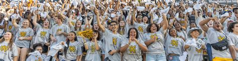 Record Kennesaw State football crowd reflects student-engagement ...