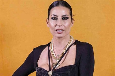 Elisabetta Gregoraci Fa Impazzire I Fan Labito Di Perline Da Capogiro