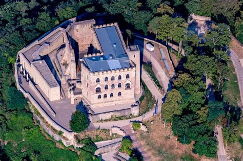 Luftaufnahme Neustadt An Der Weinstra E Burganlage Des Schloss