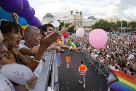 La Reivindicación Marca Las Manifestaciones Del Orgullo En España