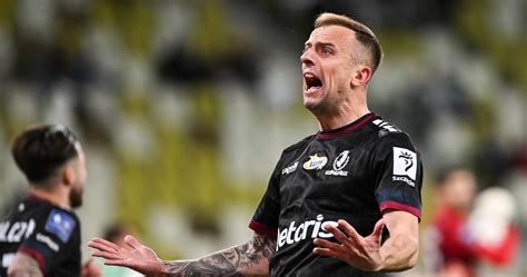 Kamil Grosicki jak wino im starszy tym lepszy Jego rajd rozstrzygnął