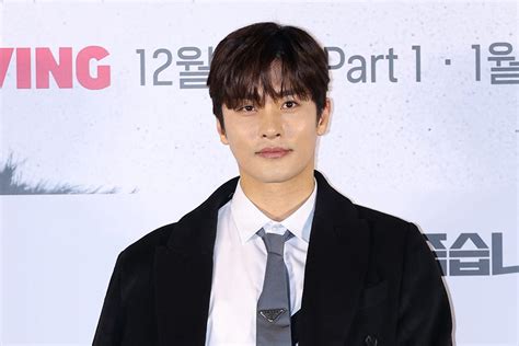 Sung Hoon Confesses To Falling In Love And Wanting To Date Co Star