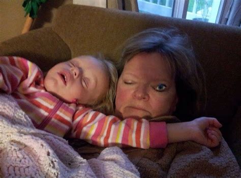 35 People Who Were Caught Sleeping In Extremely Uncomfortable Positions Demilked