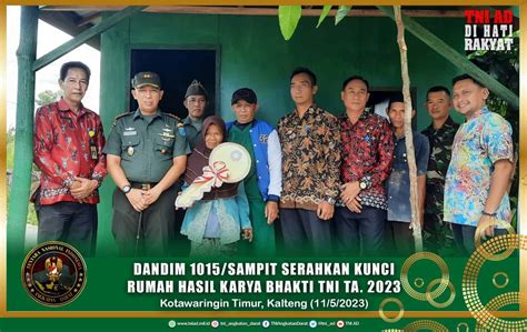 Dandim 1015 Sampit Serahkan Kunci Rumah Hasil Karya Bhakti TNI TA 2023