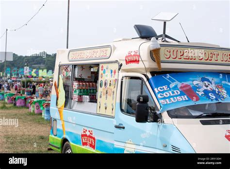 Ice Cream Sellers Using Starlink Hi Res Stock Photography And Images