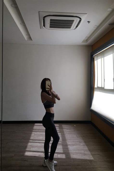 Bình thường toàn ăn vận kín đáo mãi mới thấy Nhã Phương diện bikini khoe 3 vòng