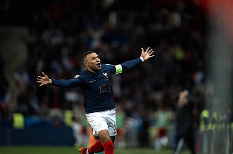 Mbappé se torna o jogador mais valioso do mundo Ligado na notícia