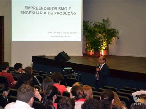 Palestra aborda empreendedorismo nas áreas da Engenharia