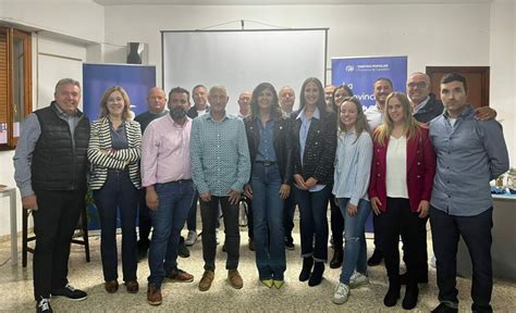 Francisco Javier García presenta a Albocàsser la llista del canvi per