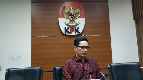 Kpk Tetapkan Mantan Sekda Kota Malang Sebagai Tersangka Ke Kasus