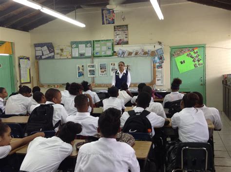 VOCATIONS PRESENTATION AT CENTRAL ELEUTHERA HIGH SCHOOL | Rotary Club of Eleuthera