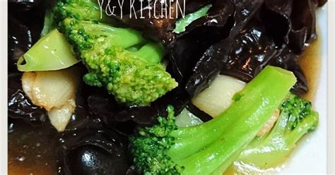 Resep Brokoli N Jamur Kuping Tumis Saus Tiram Oleh Yny Cookpad