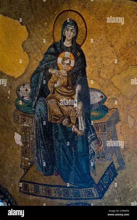 Virgin Mary Baby Jesus Mosaic Fotos Und Bildmaterial In Hoher