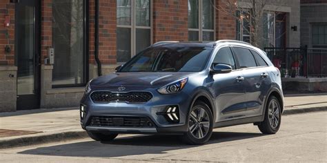 2020 Kia Niro Hybrid Review Pricing And Specs