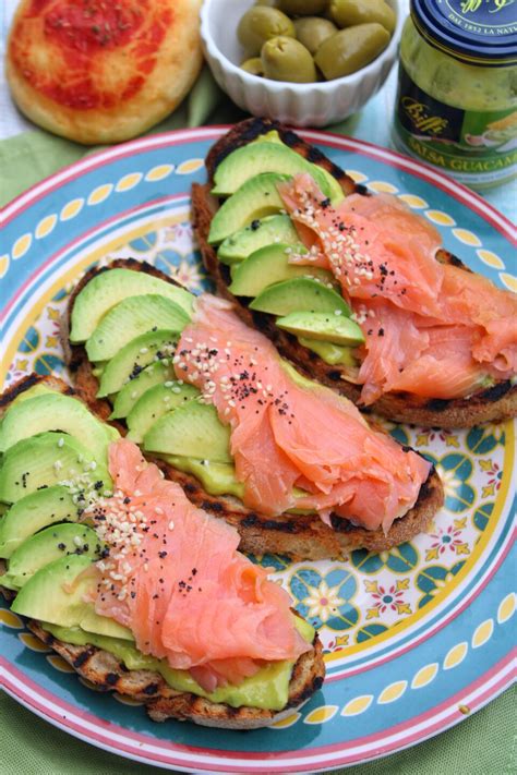 Crostone Con Guacamole Avocado E Salmone Affumicato Sabryyi