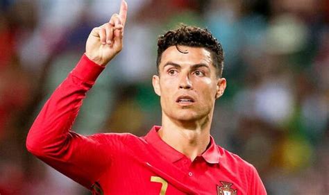 Man Utd Transfer News Cristiano Ronaldo Offers One Word Response To