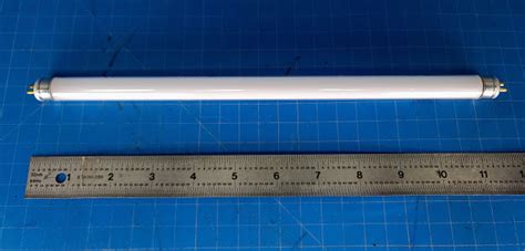 Set of 4 Philips 8 Watt Linear Fluorescent Tube Lightbulb F8T5/CW Plus