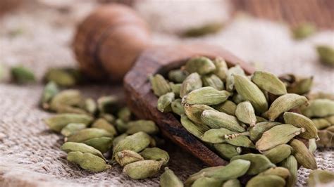 Organic Green Cardamom For Cooking Certification FSSAI Certified At