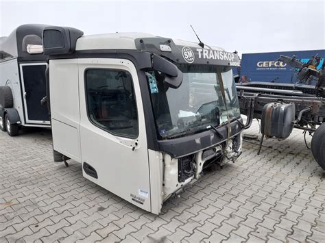 Kabina Mercedes Benz Actros MP4 ClassicSpace L 0006000101 za 40000 zł z