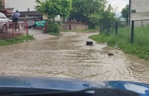 Sna No Nevrijeme Pogodilo Olovo Poplavljen Centar Grada Ote An Saobra Aj