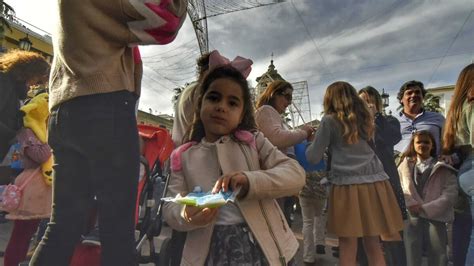 Los Ni Os De Algeciras Adelantan Las Uvas Con Las Campanadas Infantiles