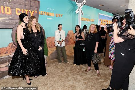 Tom Hanks And Rita Wilson Don Black Pantsuits For The Nyc Premiere Of