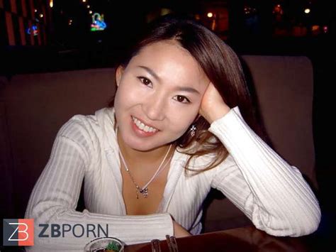 Fledgling Korea Gf Naked And Bathing Suit Image ZB Porn
