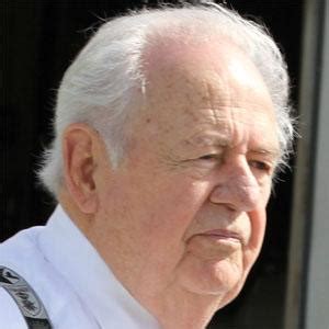 Tom Benson - Trivia, Family, Bio | Famous Birthdays