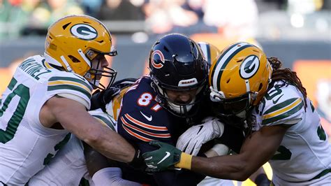 Packers-Bears opener: NBC uses 'double-doink' to hype kickoff game