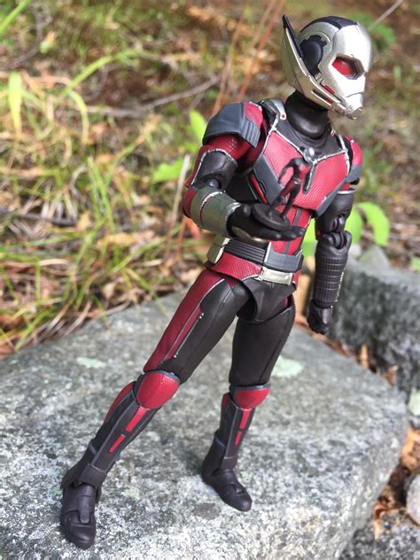 Strongly Reduced Bandai Figuarts Civil War Ant Man Imported Action