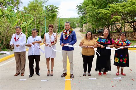 En Tuxtla Guti Rrez Rutilio Escand N Inaugura Calles De La Colonia