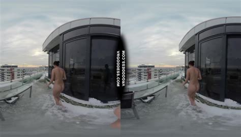 Teen Hookah Smoking Pussy Playing Yo Rosalina Naked Snow Angel VR