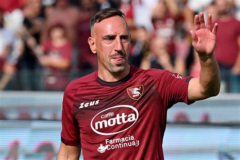 Ribery Lascia Il Calcio Il Tributo Dell Arechi Prima Di Salernitana Spezia