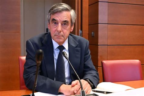 François Fillon fait le sourd face aux soupçons dingérences russes