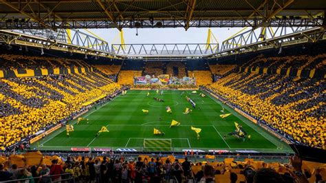 BVB Verliert Gegen VfB Stuttgart Mega Choreo Bleibt Das Einzige Geschenk