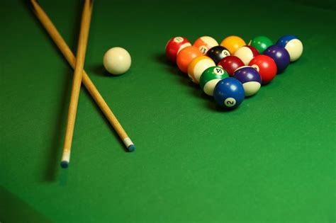 Best Pool Cues for Beginners: FULL 2020 BUYER'S GUIDE!